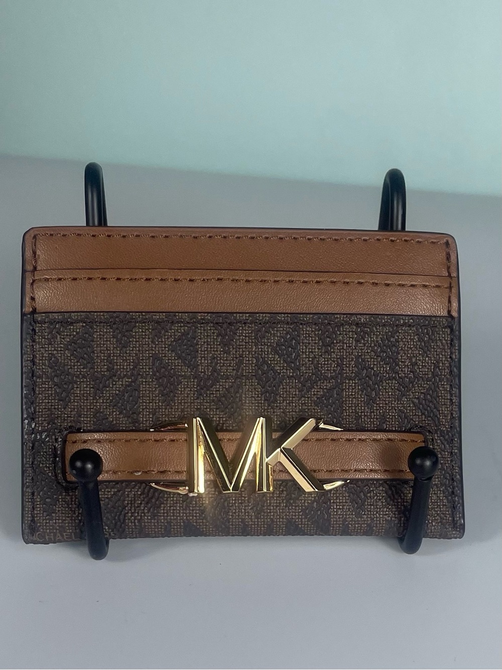 Michael Kors Reed Large Card Holder in Brown